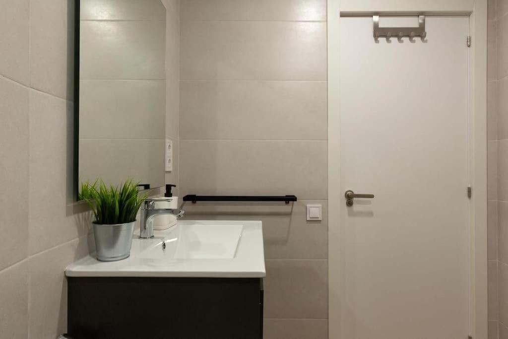 Nuevo Loft En Playa Y Cerca Del Centro, Ac Y Wifi Appartement Valencia Buitenkant foto