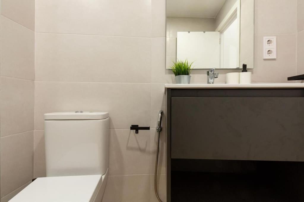 Nuevo Loft En Playa Y Cerca Del Centro, Ac Y Wifi Appartement Valencia Buitenkant foto
